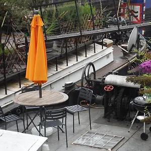 Bateau-hôtel Péniche - Le Nénuphar, Paris