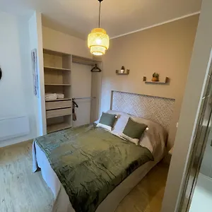 https://apt-au-35.midi-pyreneeshotels.com